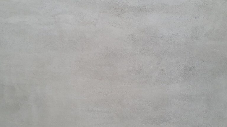 Crete-Linear Polished Plaster Finish